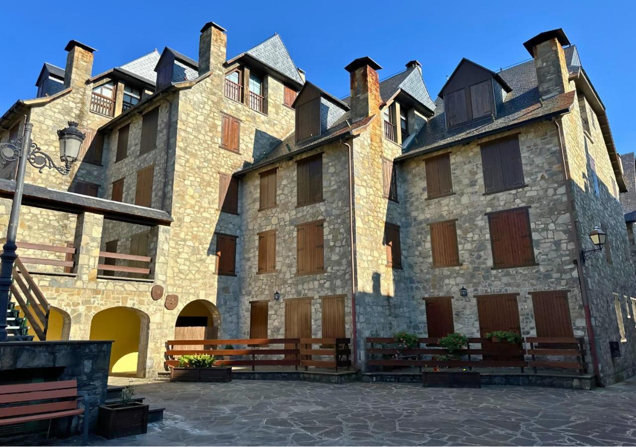 Appartamento Caldares Exclusivo Atico En El Pueyo De Jaca Panticosa Esterno foto