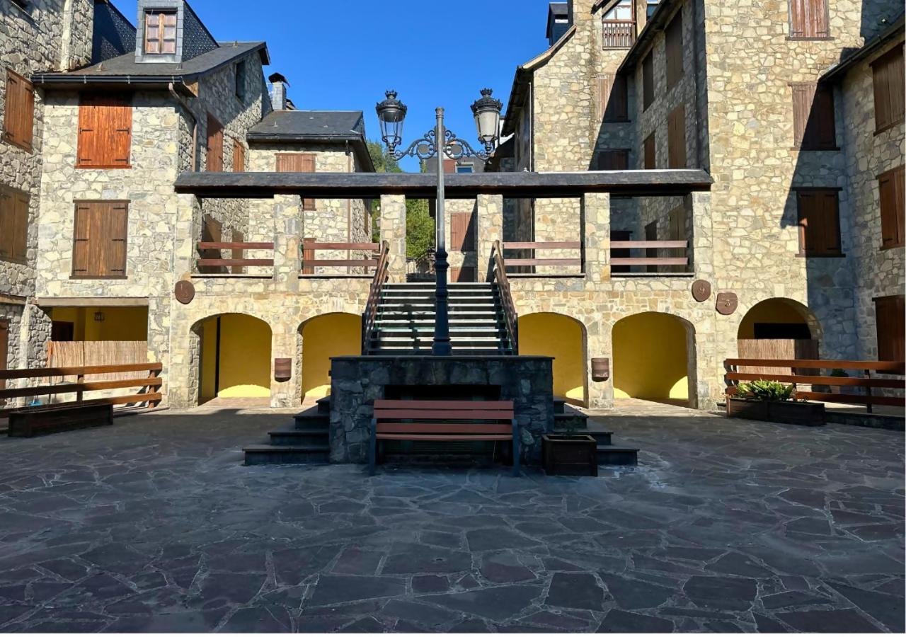 Appartamento Caldares Exclusivo Atico En El Pueyo De Jaca Panticosa Esterno foto